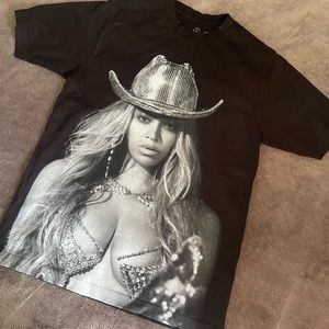COPY - BEYONCE OFFICIAL RENAISSANCE WORLD TOUR T-SHIRT COWBOY NO SKIPS HORSE M